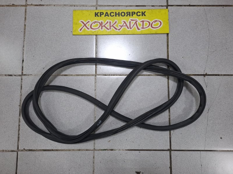 Уплотнитель Honda Stream RN1 D17A 10.2000 (б/у)