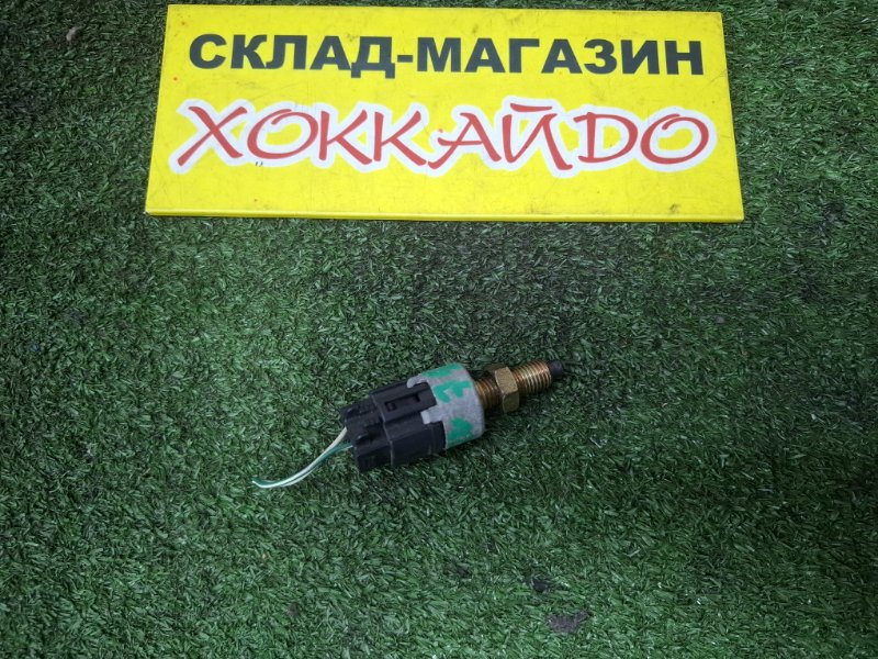 Датчик положения педали тормоза Toyota Caldina ST210G 3S-GE 01.2000 (б/у)