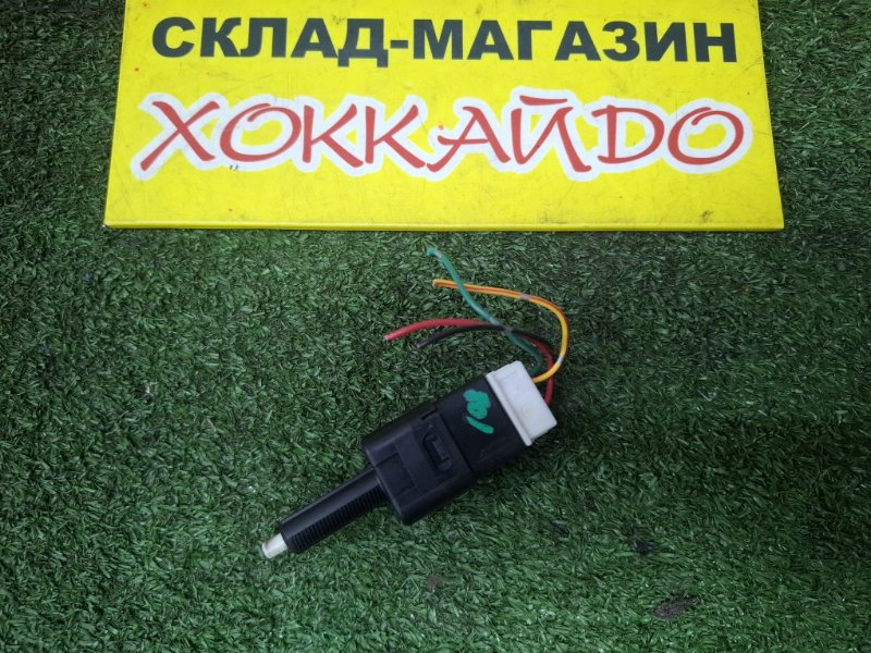 Датчик положения педали тормоза Nissan Presage PU31 VQ35DE 05.2006 (б/у)