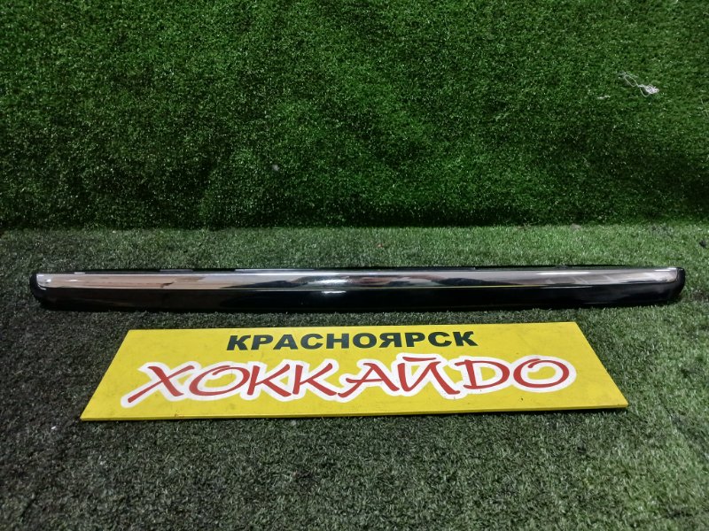 Накладка на багажник Toyota Celsior UCF31 3UZ-FE 08.2000 (б/у)