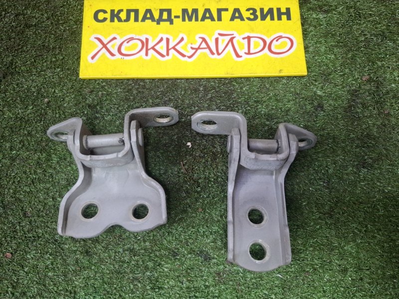 Петля двери Toyota Funcargo NCP20 2NZ-FE 08.2002 передняя правая (б/у)