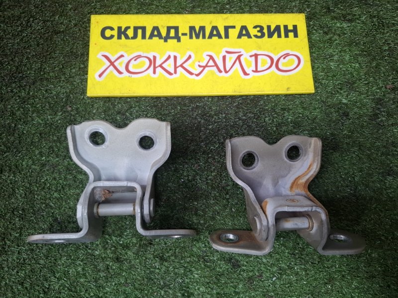 Петля двери Toyota Raum EXZ10 5E-FE 08.1999 передняя правая (б/у)