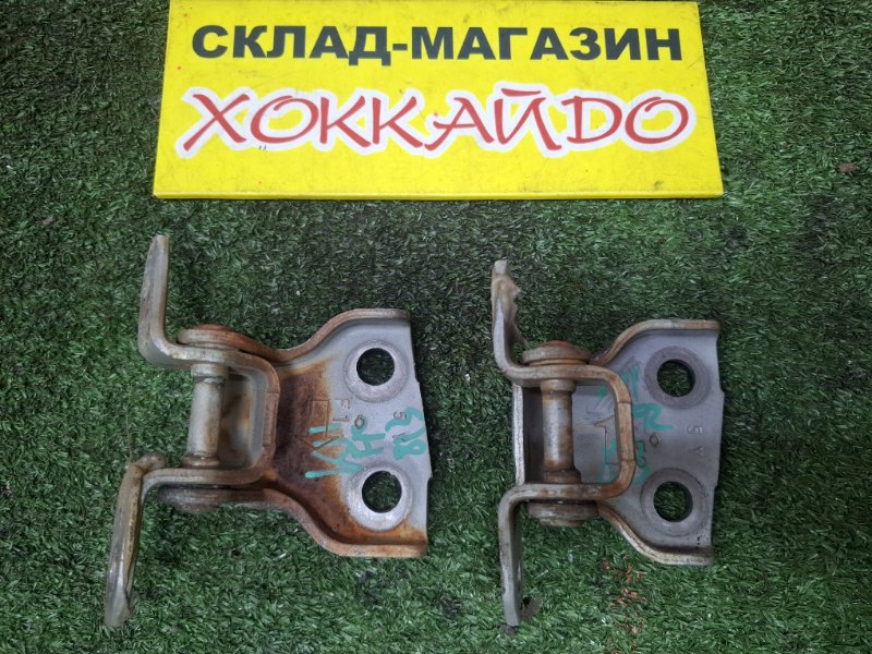 Петля двери Nissan March K11 CG10DE 01.1992 передняя правая (б/у)