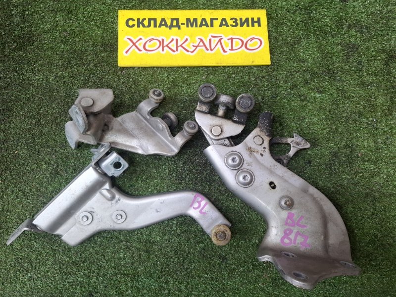 Ролик двери Toyota Raum EXZ10 5E-FE 05.1997 задний левый (б/у)