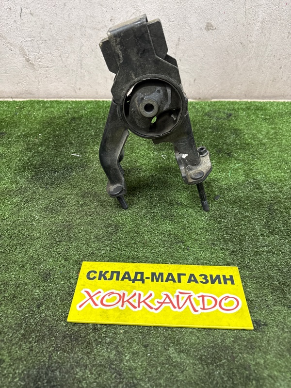 Подушка двигателя Toyota Isis ZGM11G 3ZR-FAE 09.2009 задняя (б/у)