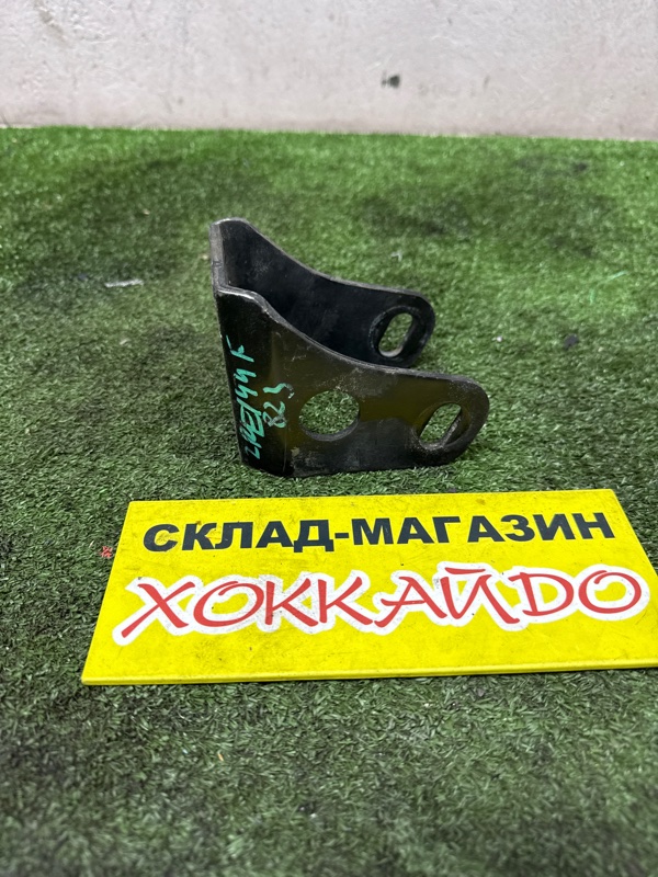 Кронштейн двигателя Toyota Corolla Fielder ZRE144G 2ZR-FE 10.2006 передний (б/у)