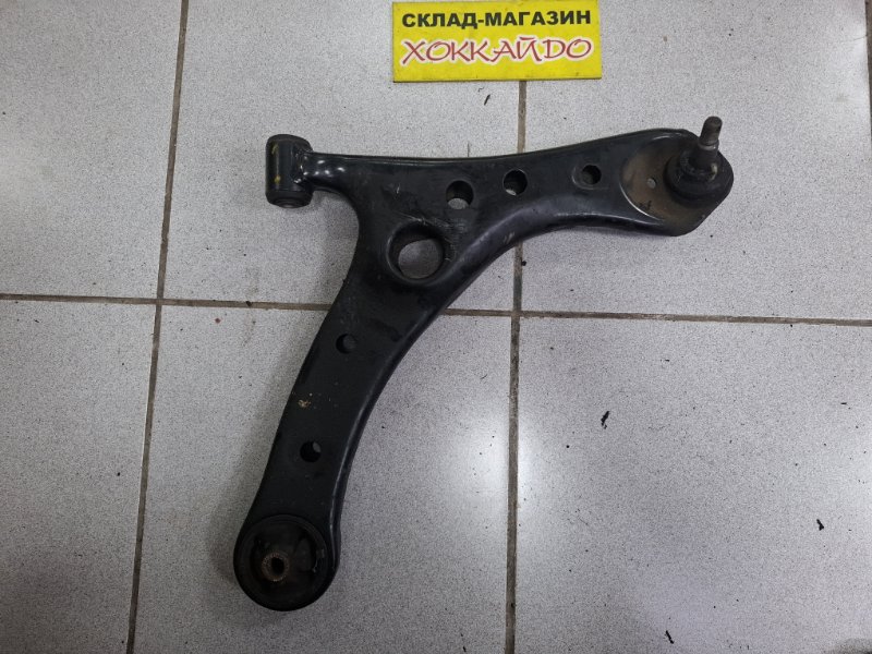 Рычаг подвески нижний Toyota Isis ZGM11G 3ZR-FAE 09.2009 передний правый (б/у)