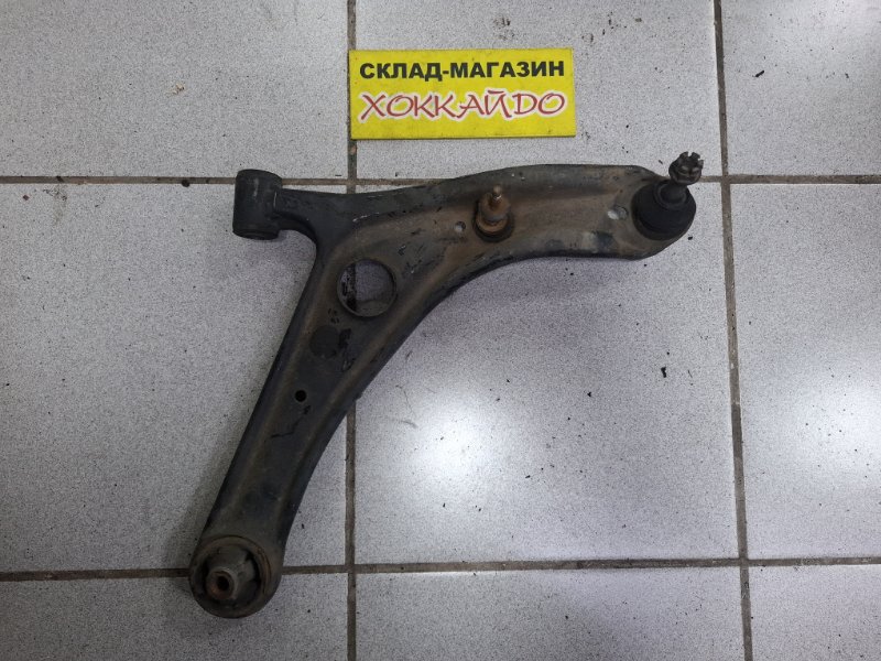 Рычаг подвески нижний Toyota Funcargo NCP20 2NZ-FE 08.2002 передний правый (б/у)
