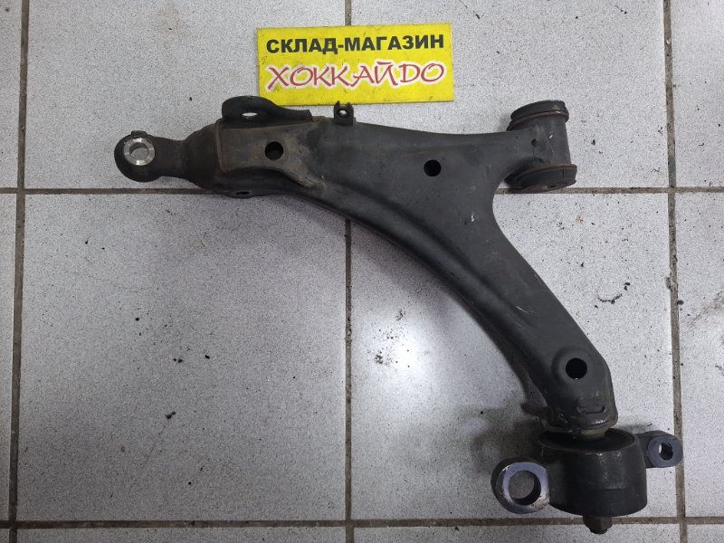 Рычаг подвески нижний Toyota Celsior UCF31 3UZ-FE 08.2000 передний левый (б/у)