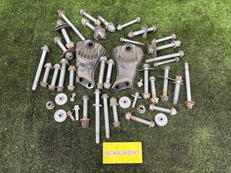 Болт подвески Mercedes-Benz E-Class W212 M271 DE18 EVO 05.2009 (б/у)