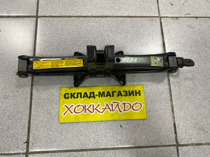 Домкрат Toyota Opa ZCT10 1ZZ-FE 06.2002 (б/у)