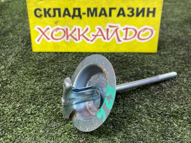 Кронштейн запасного колеса Toyota Corolla Fielder NZE121G 1NZ-FE 09.2002 (б/у)