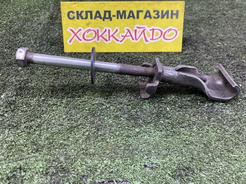 Кронштейн запасного колеса (б/у)