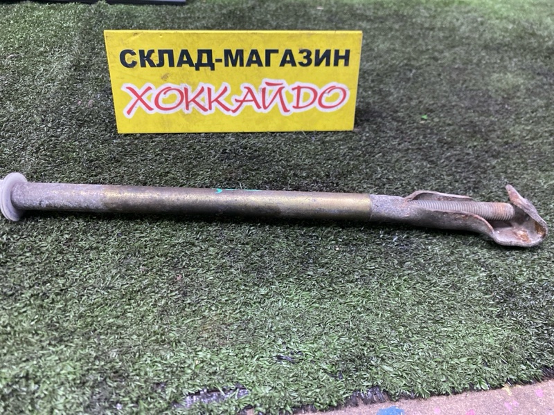Кронштейн запасного колеса Toyota Gaia ACM10G 1AZ-FSE 04.2001 (б/у)