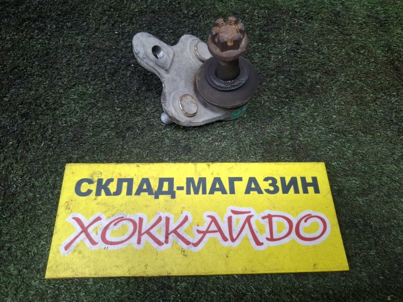 Шаровая Toyota Gaia ACM10G 1AZ-FSE 04.2001 передняя правая (б/у)