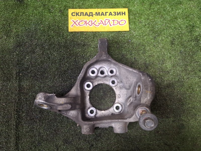 Цапфа Toyota Celsior UCF31 3UZ-FE 08.2000 задняя правая (б/у)