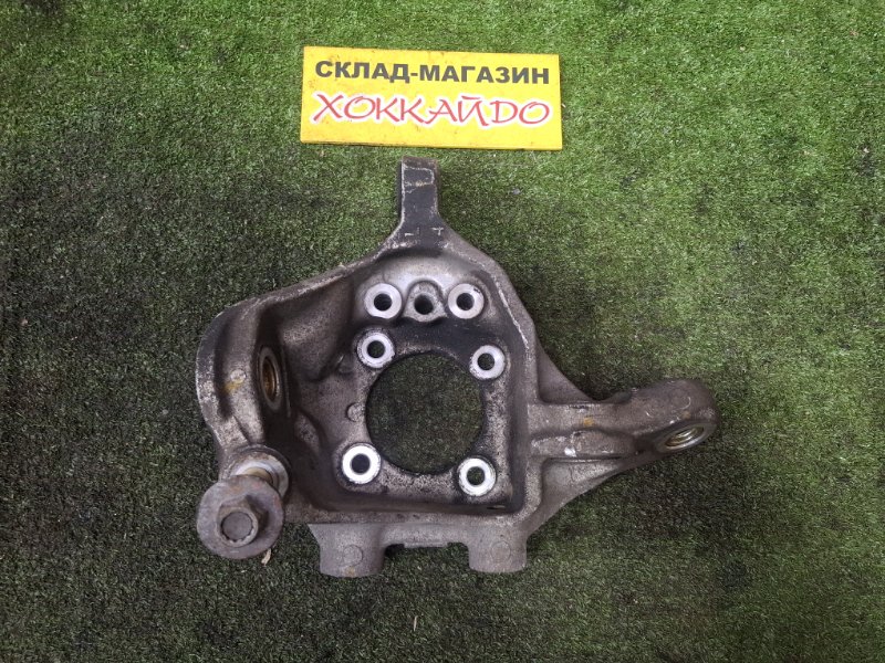 Цапфа Toyota Celsior UCF31 3UZ-FE 08.2000 задняя левая (б/у)