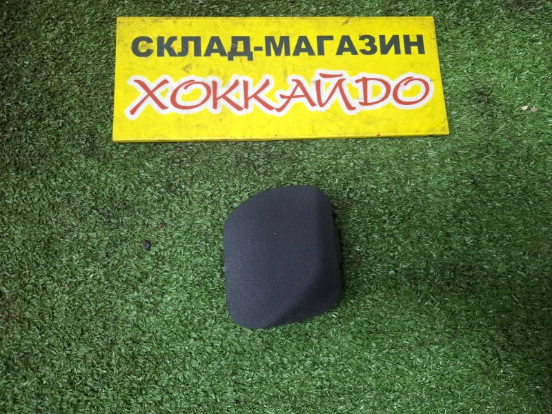 Заглушка руля Toyota Prius ZVW30 2ZR-FXE 12.2011 правая (б/у)