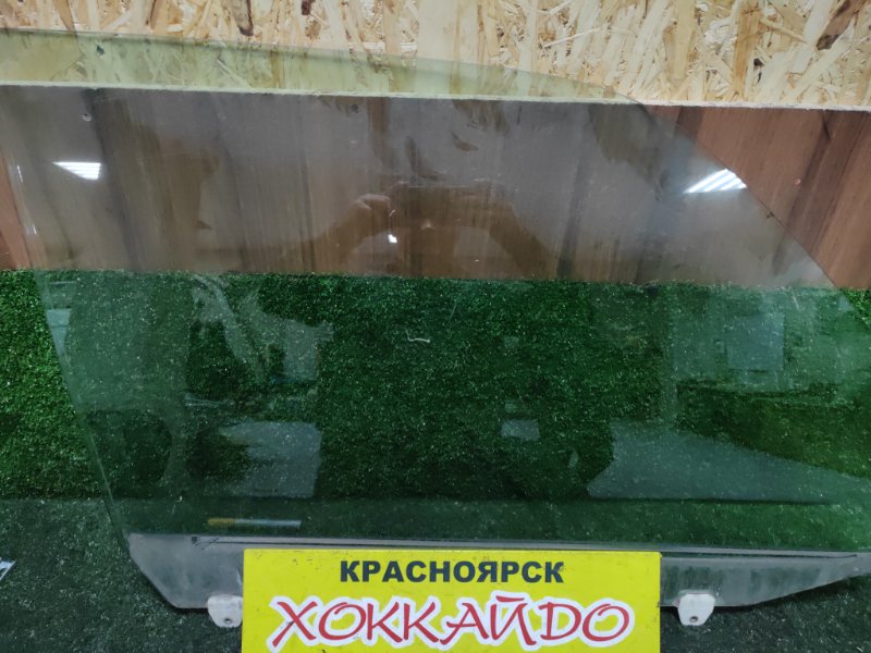 Стекло боковое Honda Stepwgn RF2 B20B 05.1996 переднее правое (б/у)