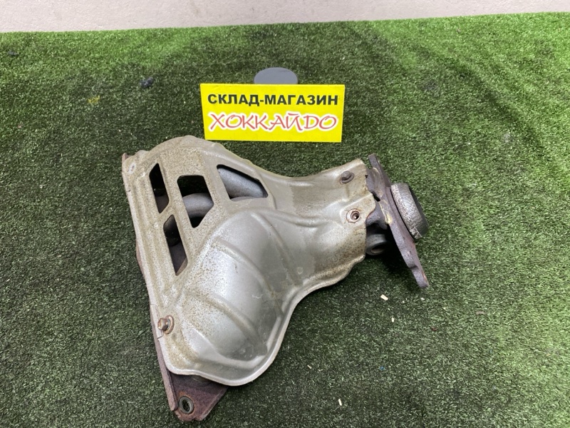 Коллектор выпускной Toyota Corolla Fielder NZE121G 1NZ-FE 09.2002 (б/у)