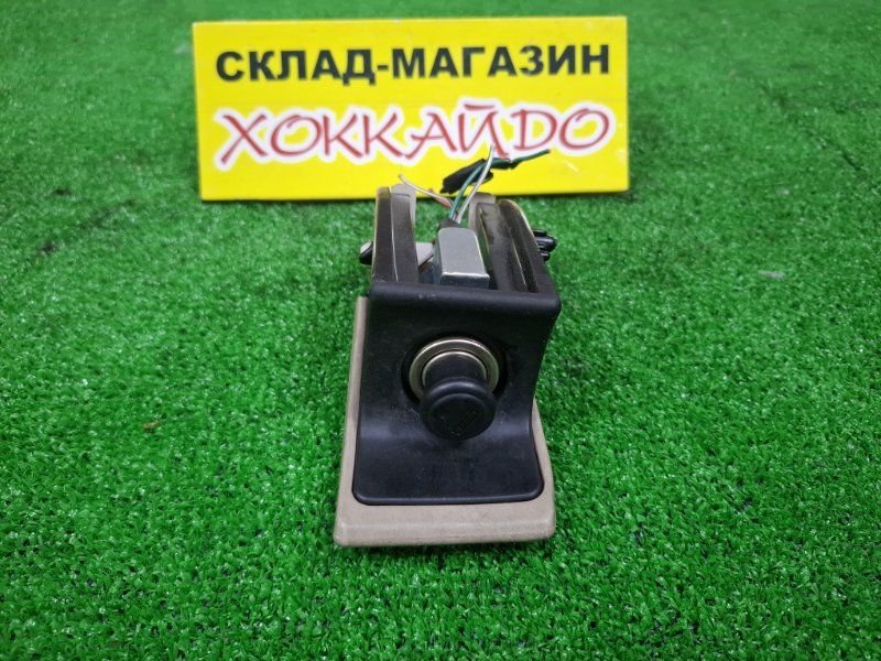 Гнездо прикуривателя Toyota Vista Ardeo SV50G 3S-FSE 07.1998 (б/у)