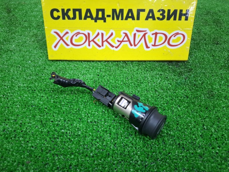 Гнездо прикуривателя Honda Stream RN1 D17A 10.2000 (б/у)