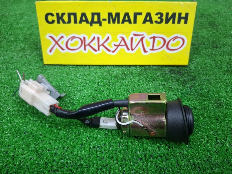 Гнездо прикуривателя Toyota Caldina ST210G 3S-FE 1997 (б/у)