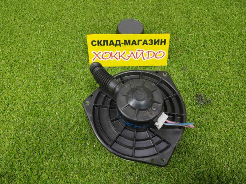 Вентилятор печки Nissan Liberty PM12 SR20DE 11.1998 передний (б/у)