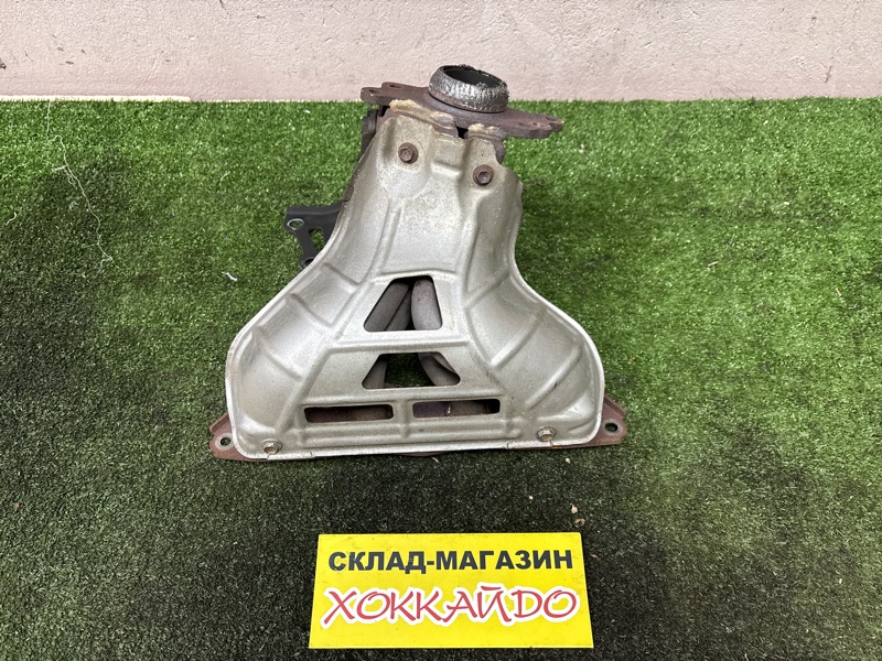 Коллектор выпускной Toyota Porte NNP11 1NZ-FE 07.2004 (б/у)