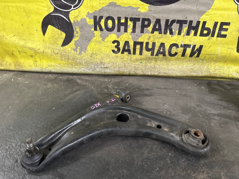 Рычаг подвески нижний Honda FIT GD1 L13A 06.2001 передний левый (б/у)