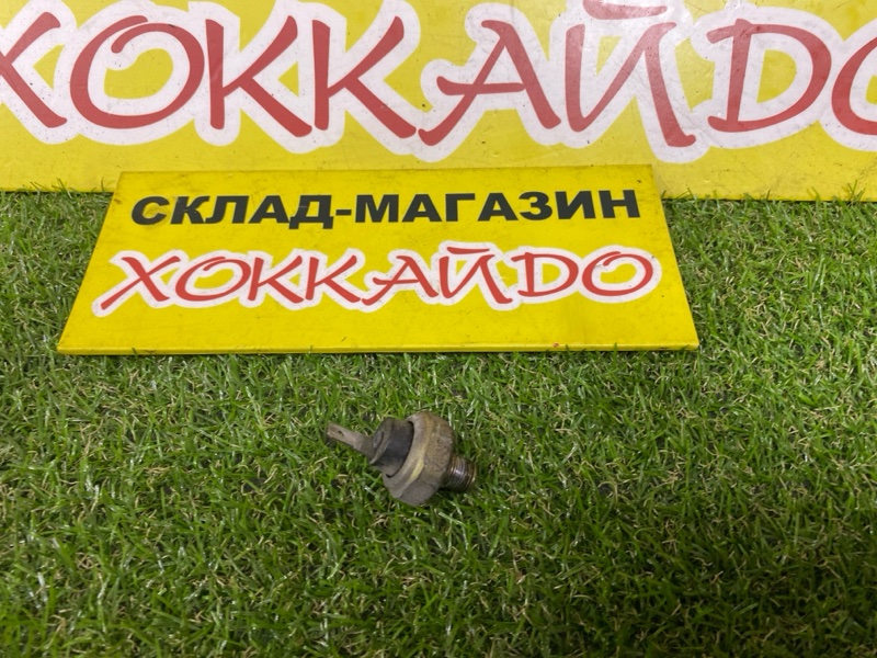 Датчик давления масла Mazda Demio DW3W B3E 12.1999 (б/у)