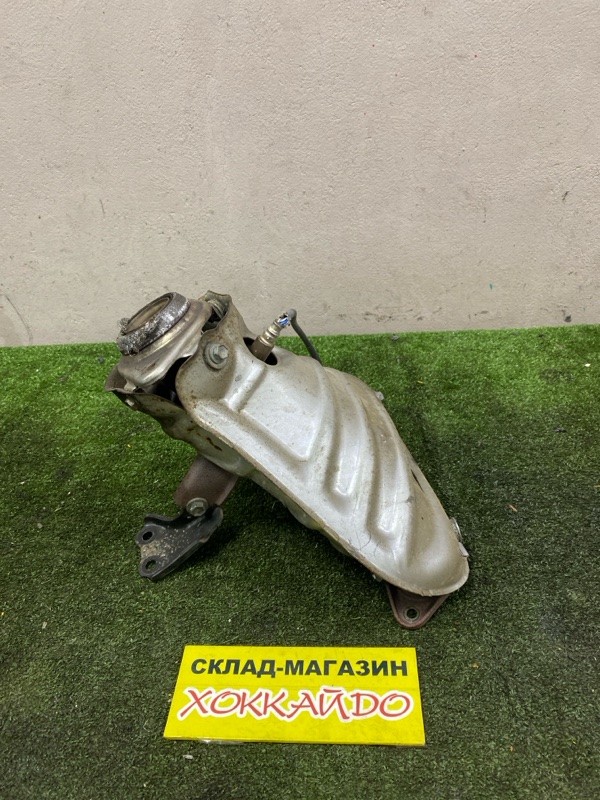 Коллектор выпускной Toyota Corolla Spacio ZZE122N 1ZZ-FE 04.2003 (б/у)