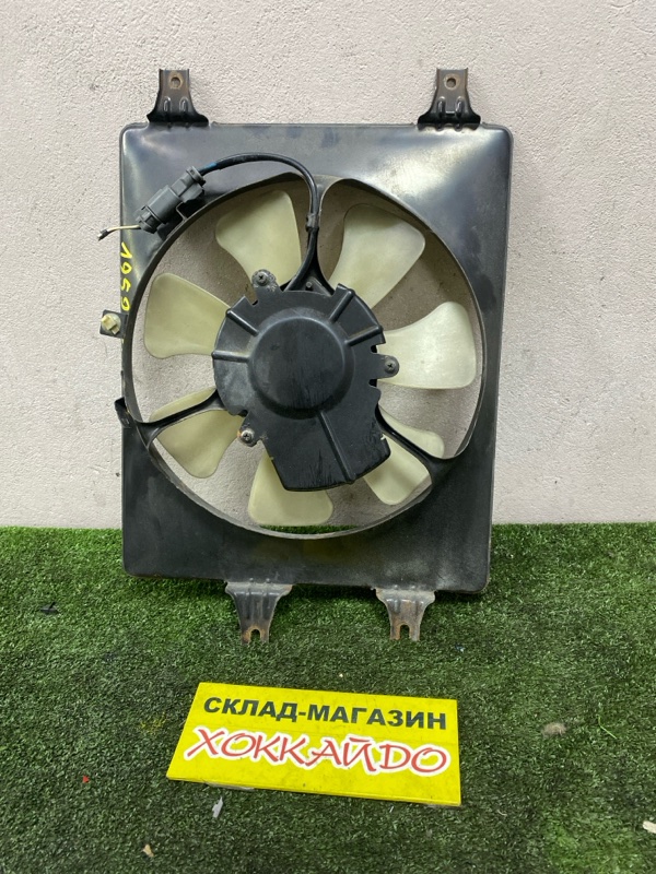 Вентилятор радиатора двигателя Honda Stepwgn RF1 B20B 05.1999 левый (б/у)