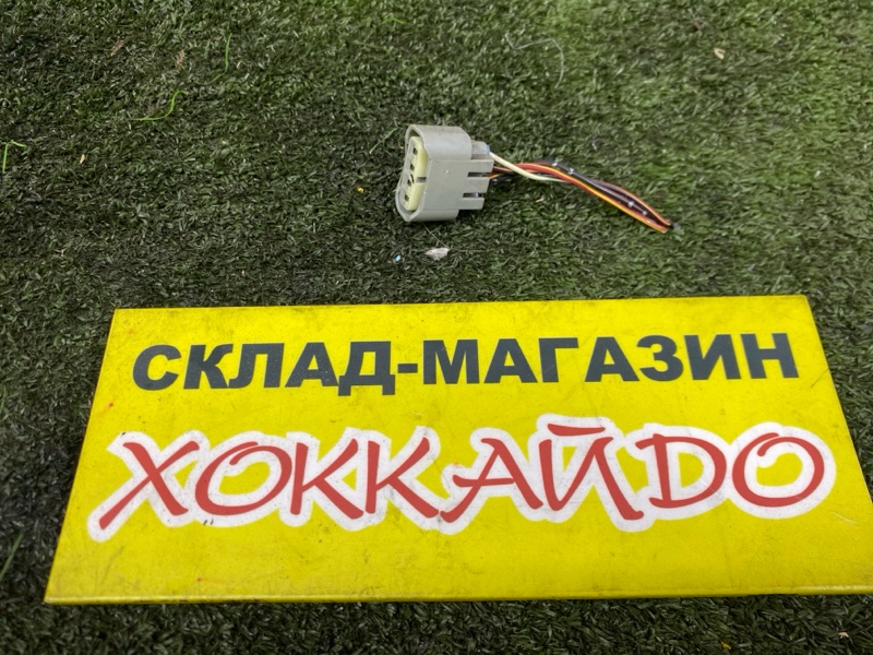 Разъем Toyota Wish ZNE14G 1ZZ-FE 01.2003 (б/у)