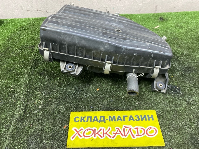 Корпус воздушного фильтра Honda Stream RN1 D17A 10.2000 (б/у)