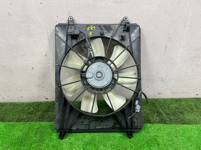 Вентилятор радиатора двигателя Honda Elysion RR1 K24A 05.2004 правый (б/у)