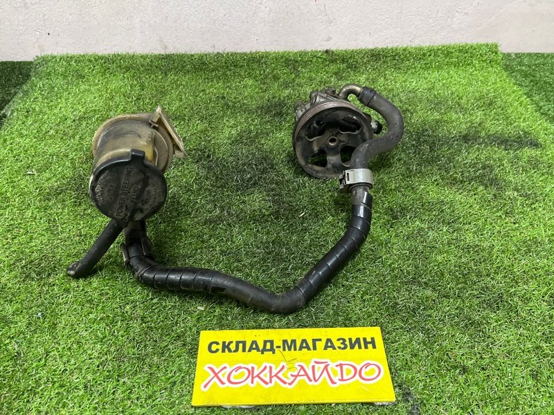 Насос гидроусилителя Toyota Gaia ACM10G 1AZ-FSE 04.2001 (б/у)