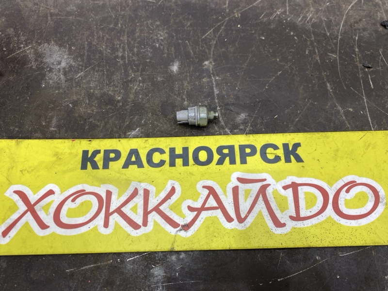 Датчик давления масла Toyota Gaia ACM10G 1AZ-FSE 04.2001 (б/у)