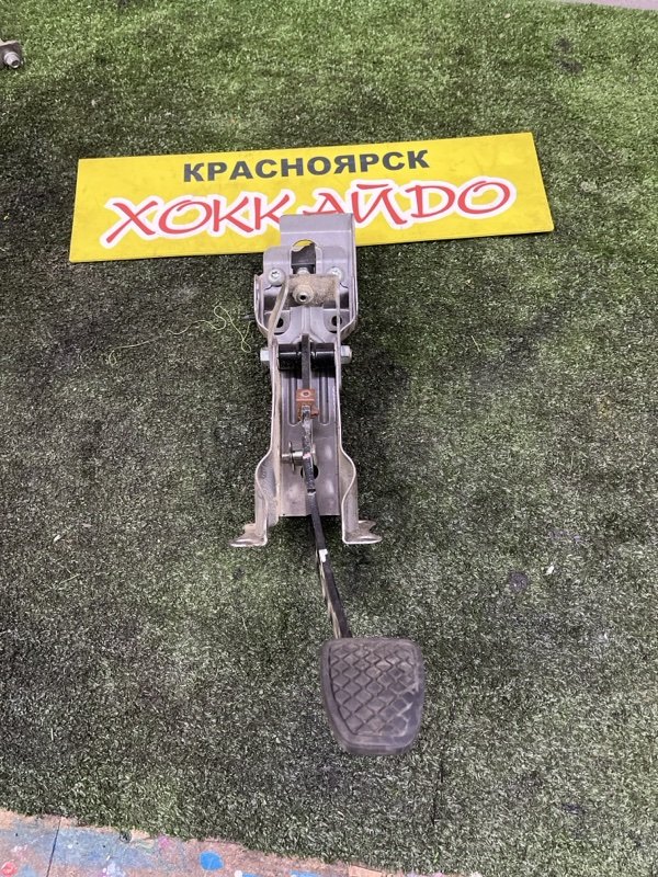 Педаль тормоза Subaru Legacy BP5 EJ20Y 05.2006 (б/у)