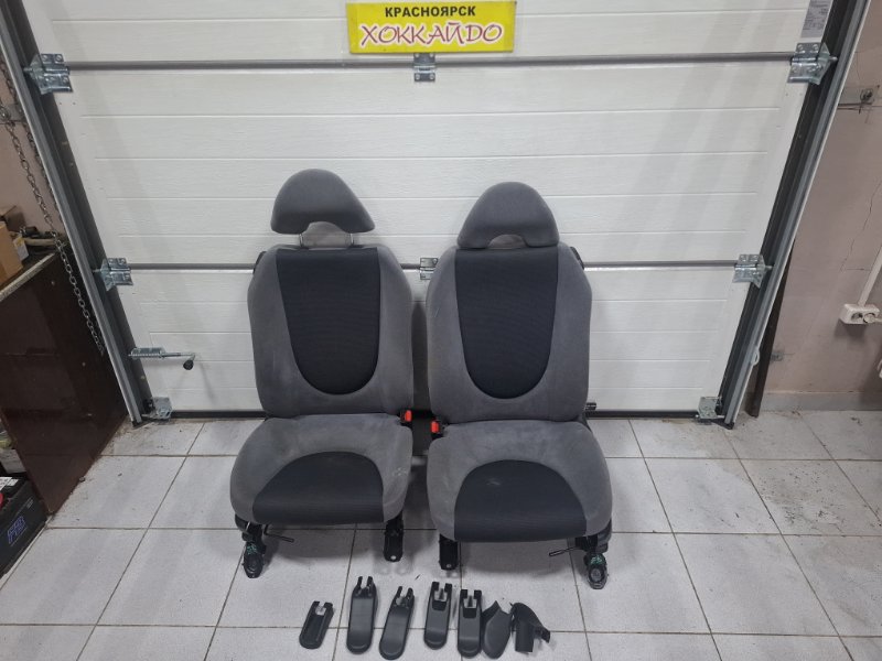 Сиденья Honda Fit GD1 L13A 2003 передняя (б/у)