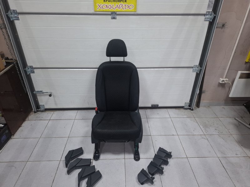 Сиденья Honda Freed Spike GB3 L15A 07.2010 передняя левая (б/у)