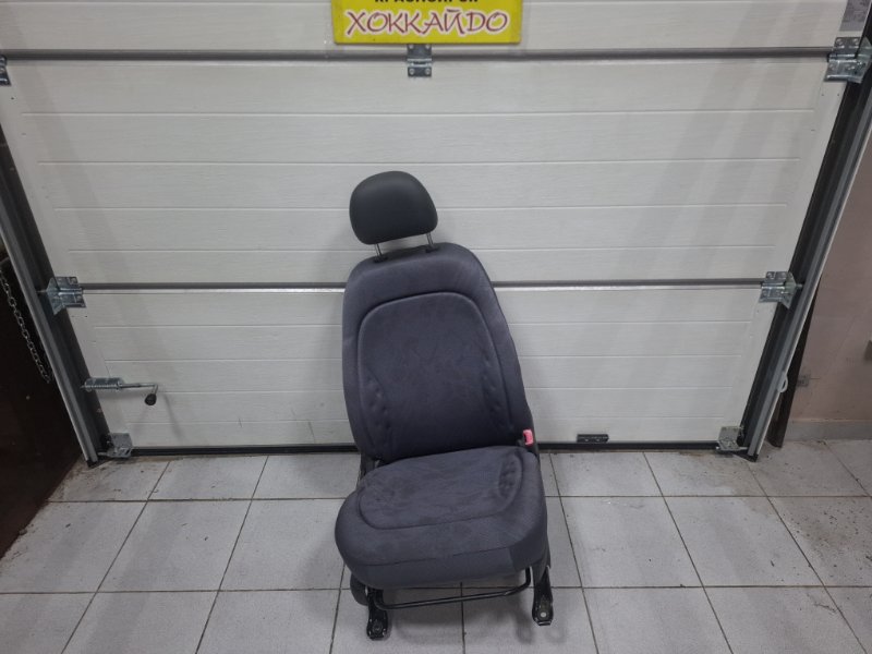 Сиденья Toyota Funcargo NCP20 2NZ-FE 08.1999 передняя правая (б/у)