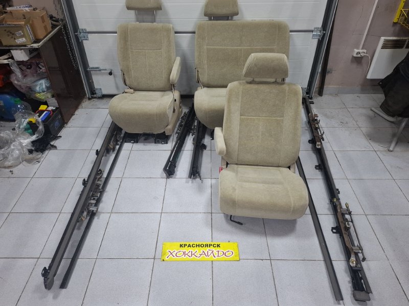 Сиденья Toyota Grand Hiace VCH16W 5VZ-FE 08.1999 передняя (б/у)