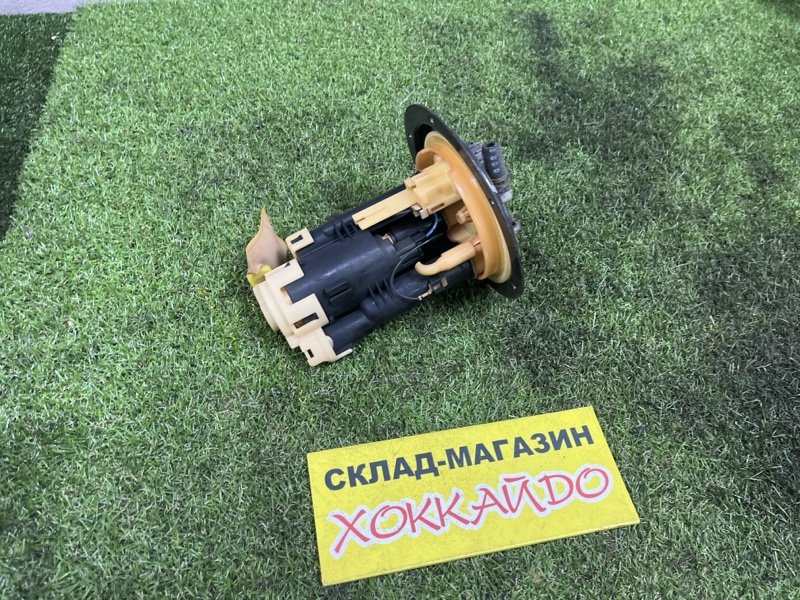 Насос топливный Mitsubishi Lancer Cedia CS2A 4G15 05.2000 (б/у)