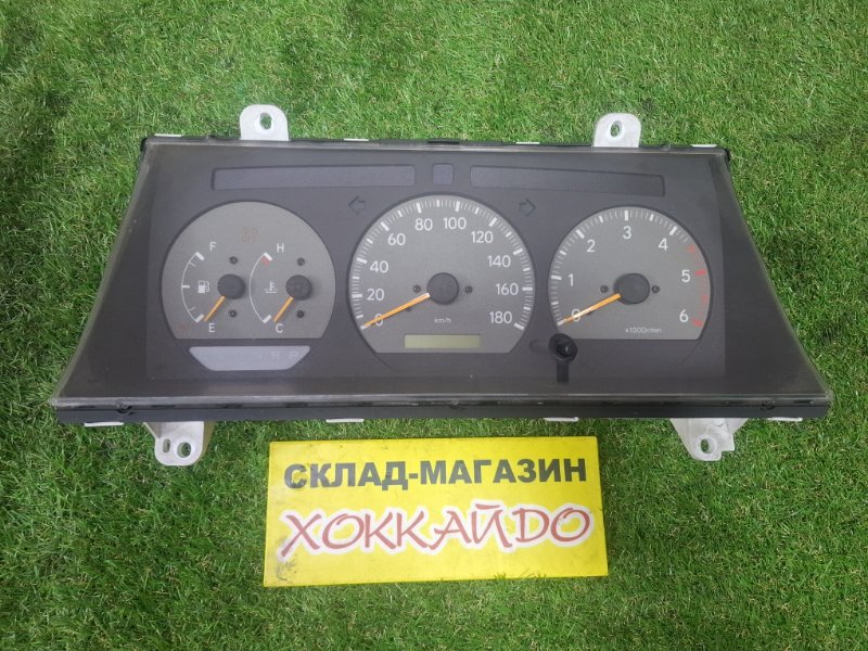 Комбинация приборов Toyota Hiace Regius KCH46G 1KZ-TE 04.1997 (б/у)