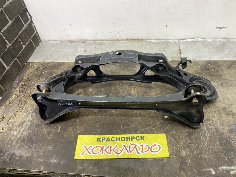 Балка поперечная Honda Odyssey RA1 F22B 08.1997 задняя (б/у)