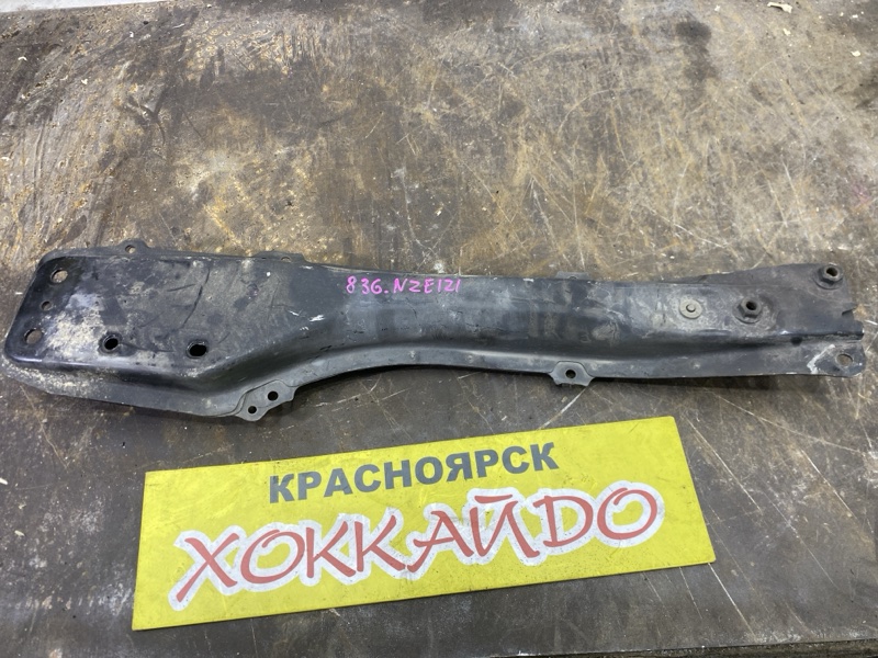 Балка продольная Toyota Corolla Spacio NZE121N 1NZ-FE 05.2001 передняя (б/у)