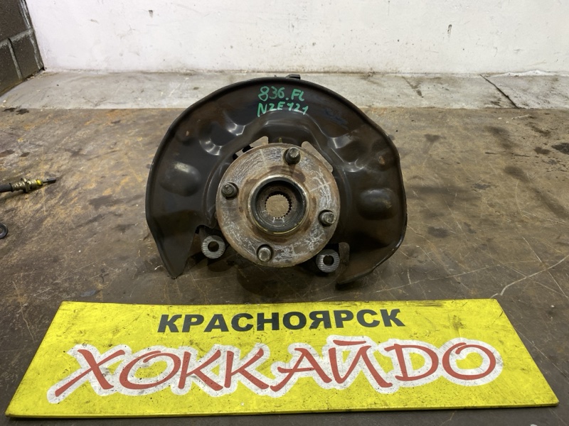 Ступица Toyota Corolla Spacio NZE121N 1NZ-FE 05.2001 передняя левая (б/у)