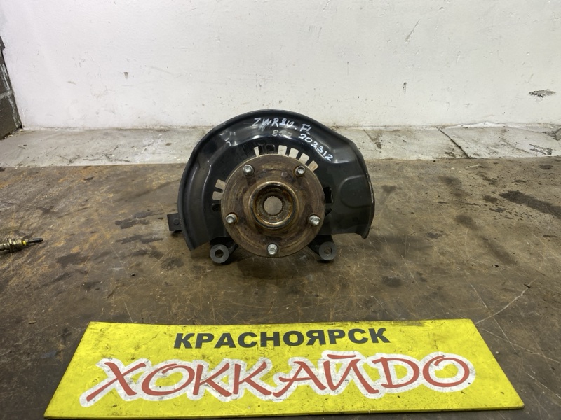 Ступица Toyota Esquire ZWR80G 2ZR-FXE 10.2014 передняя левая (б/у)