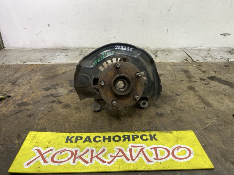 Ступица Toyota Noah ZRR85W 3ZR-FAE 01.2014 передняя правая (б/у)